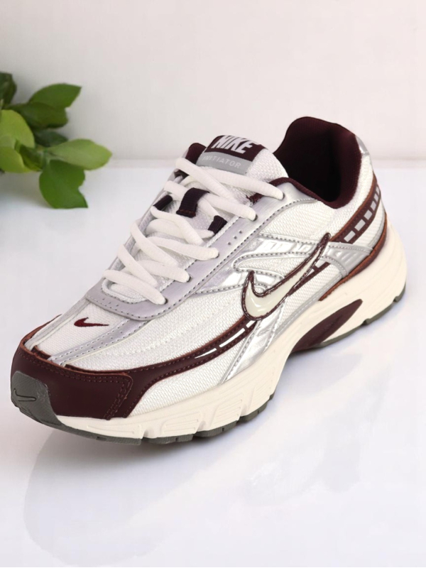 Nike Initiator