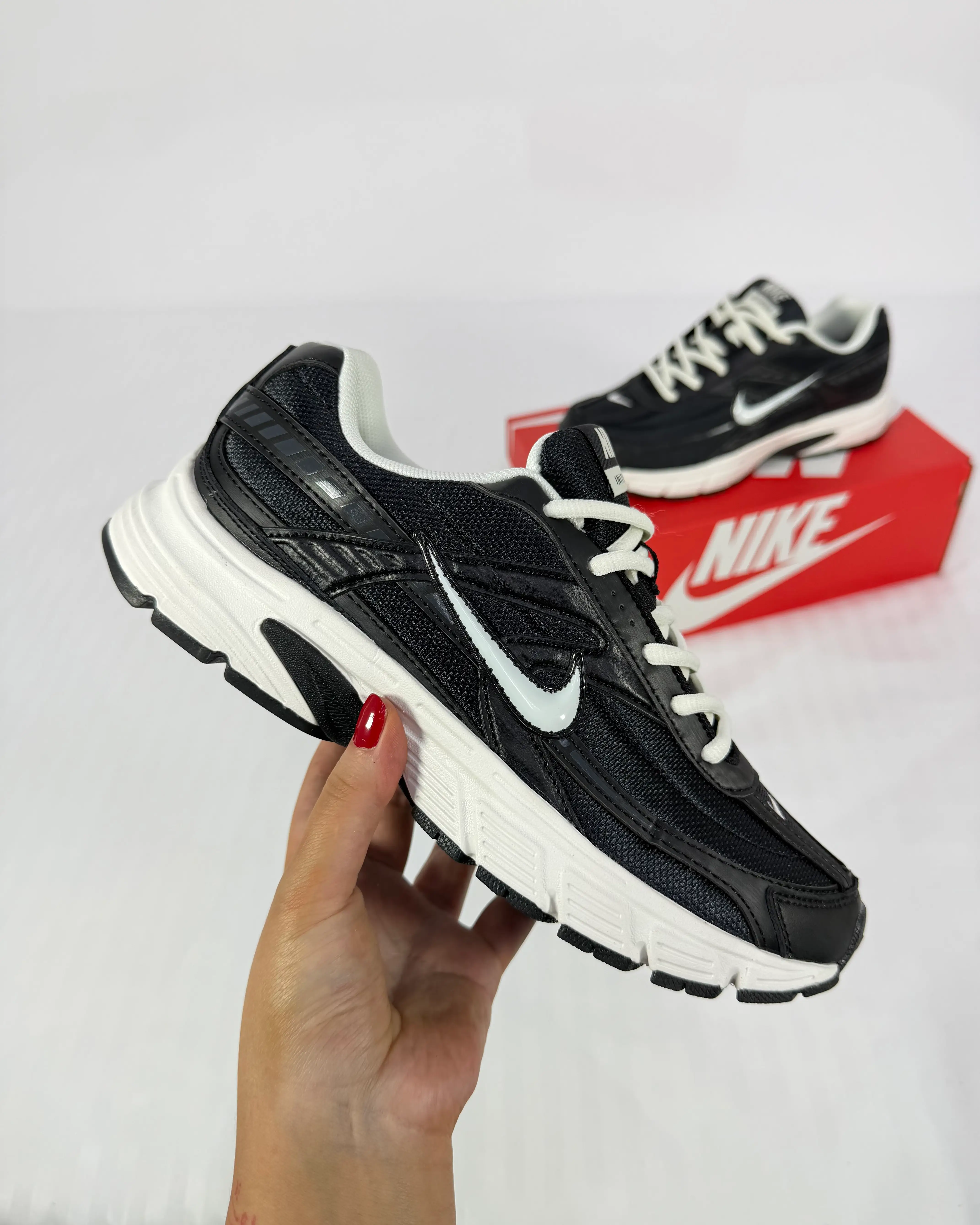 Nike Initiator