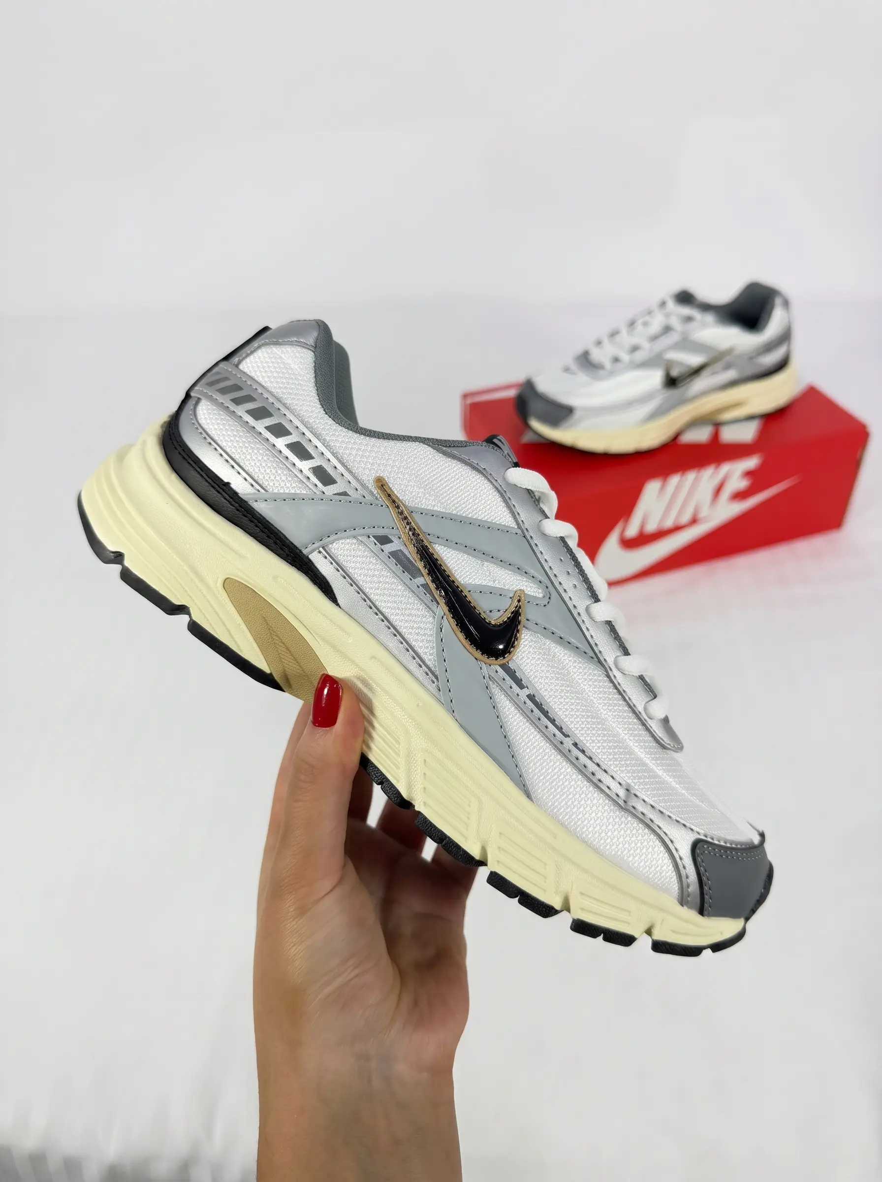 Nike Initiator