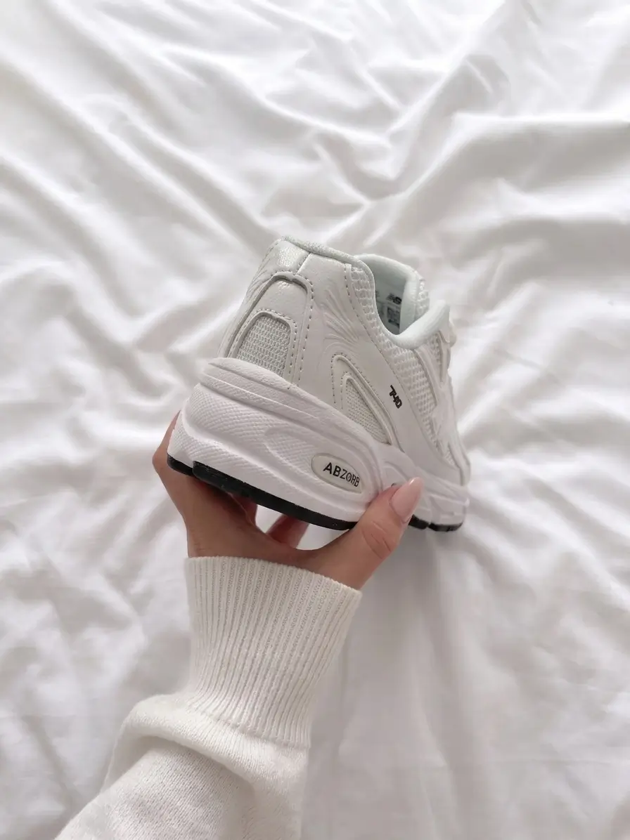 New Balance 740