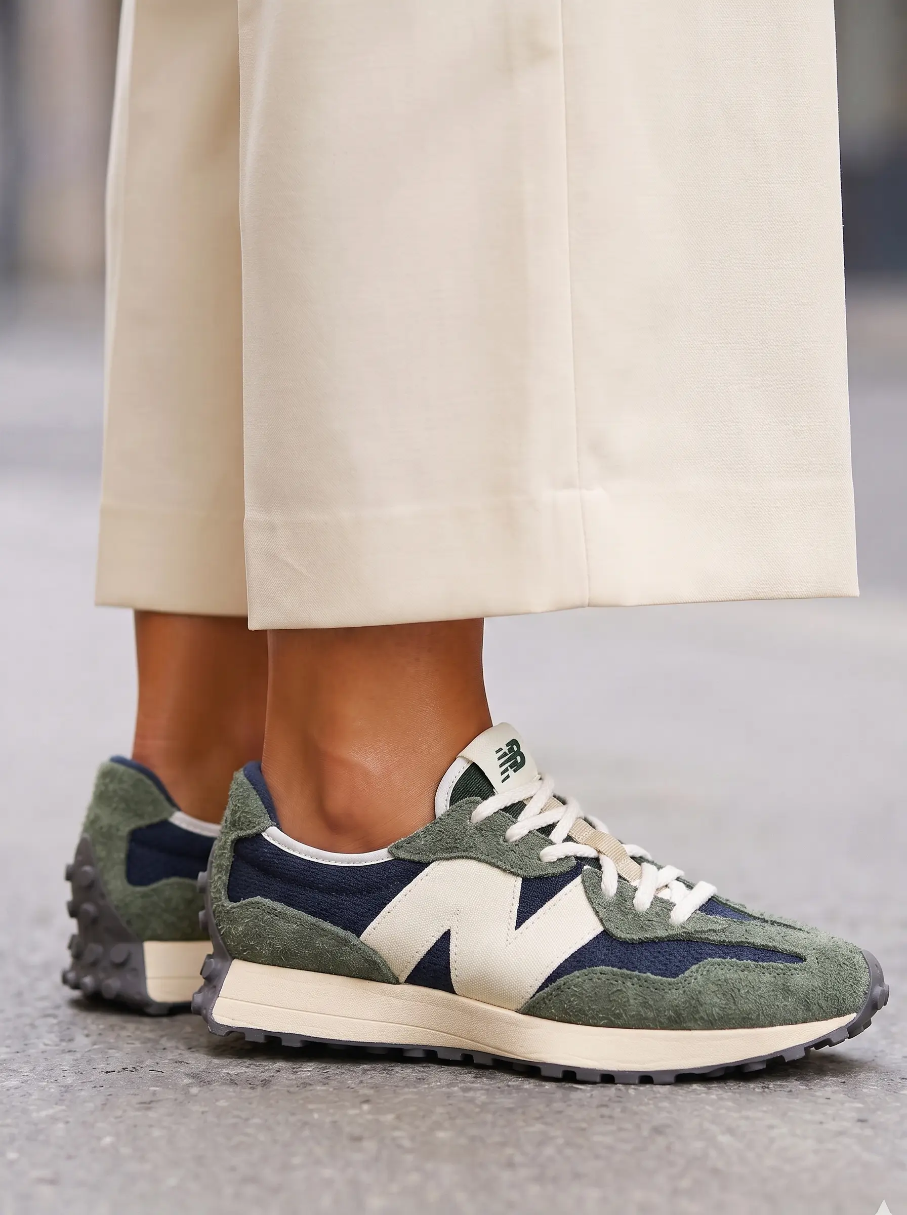 New Balance 327
