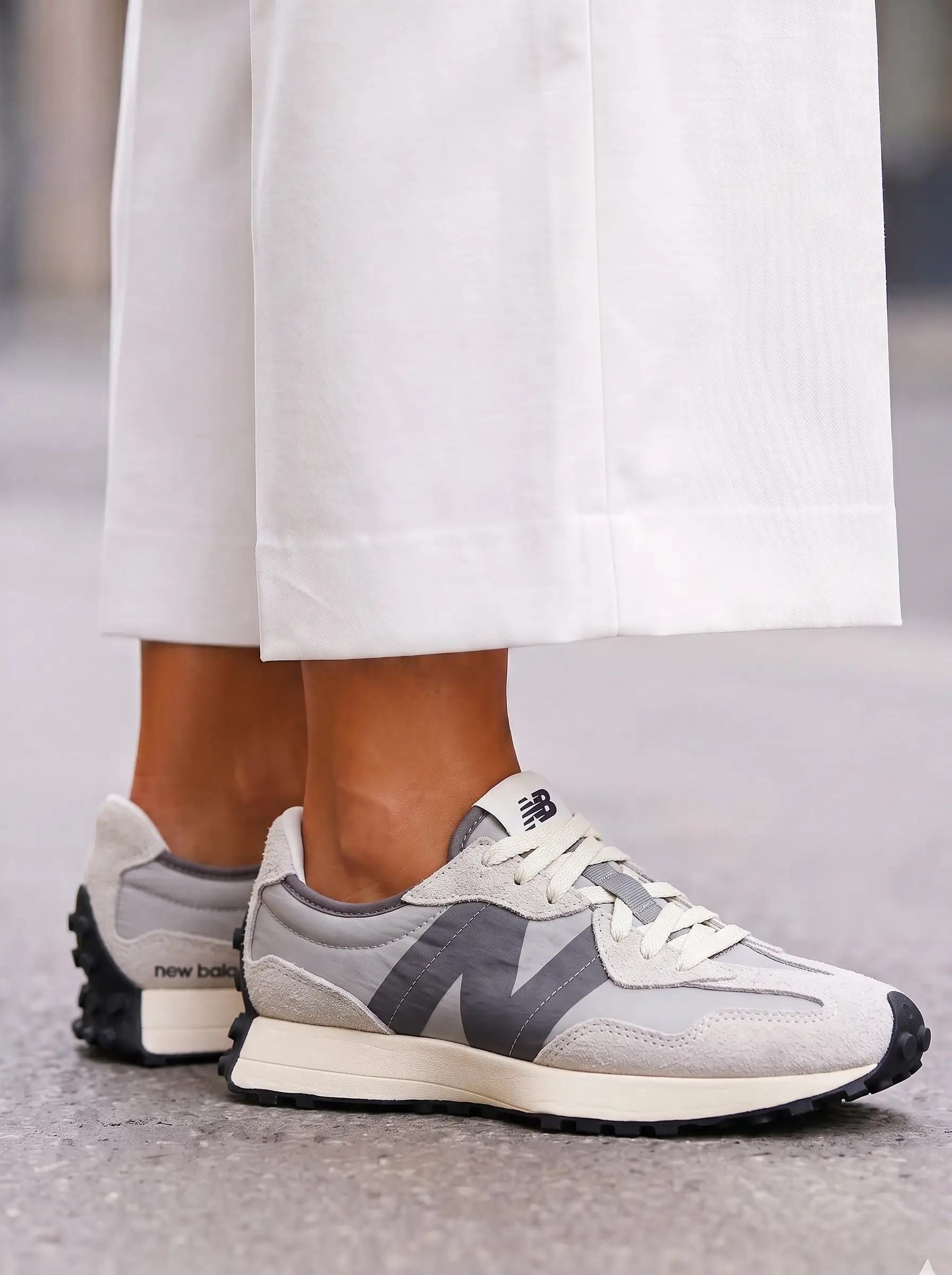 New Balance 327