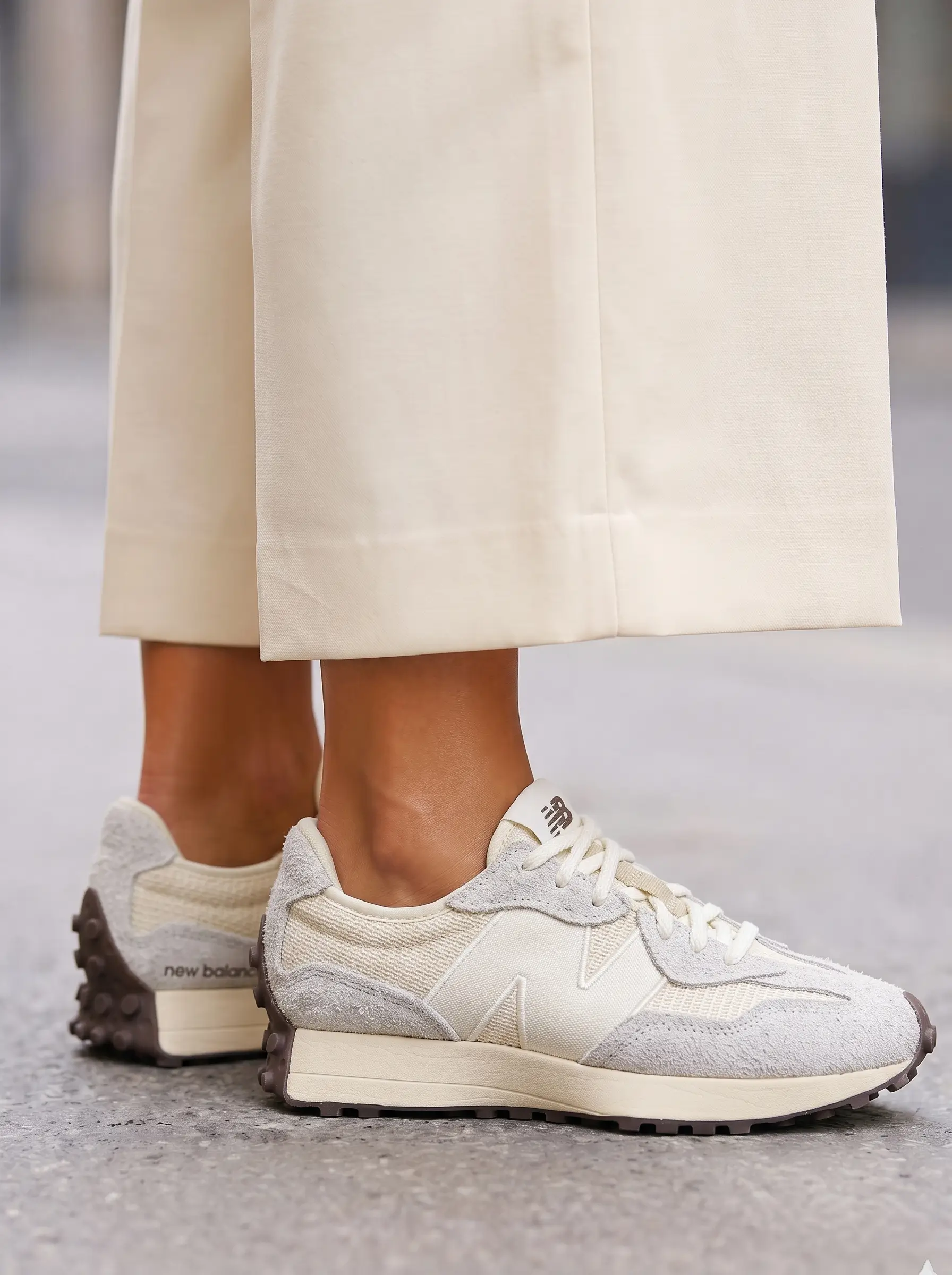 New Balance 327