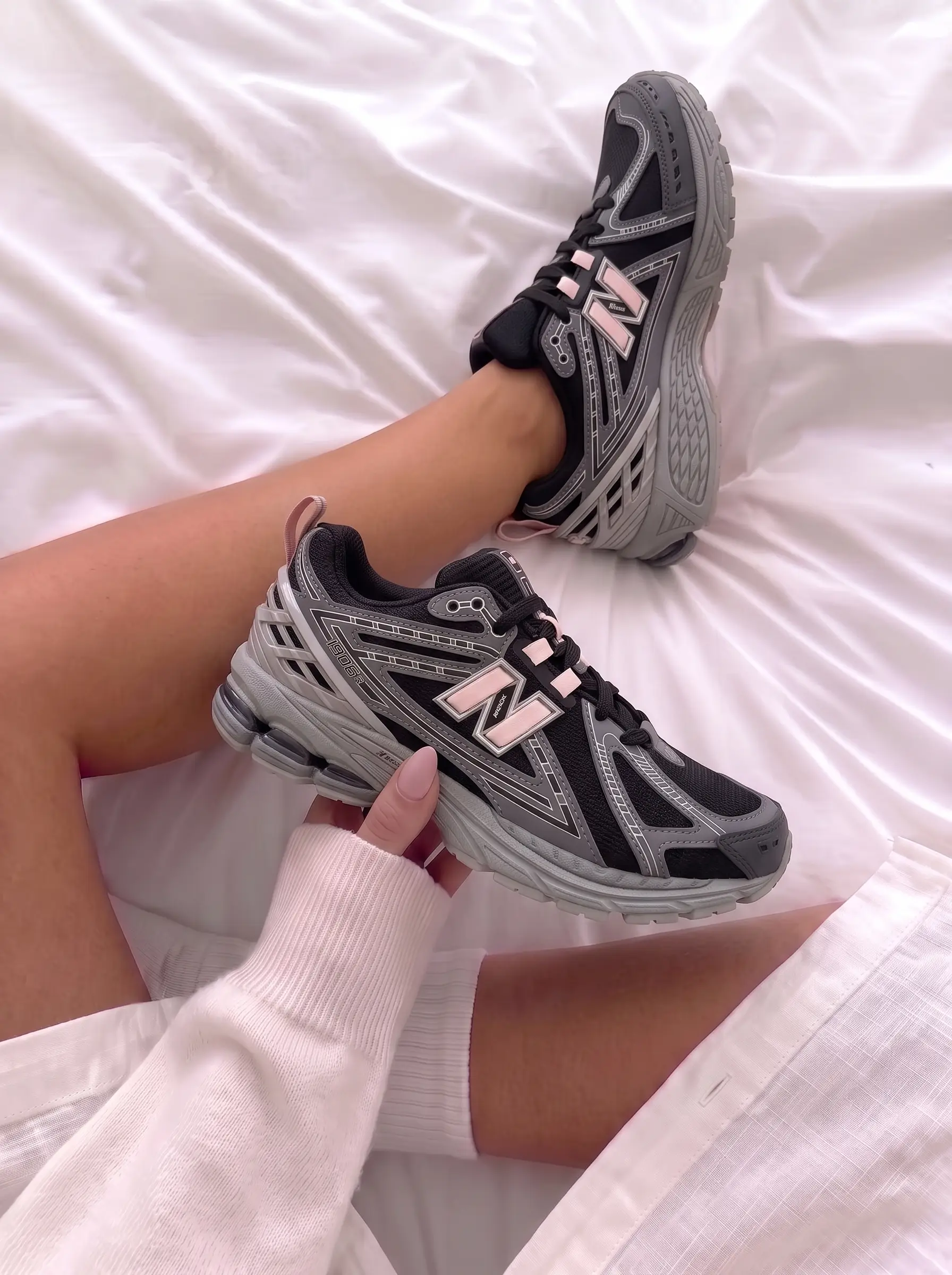 New Balance 1906