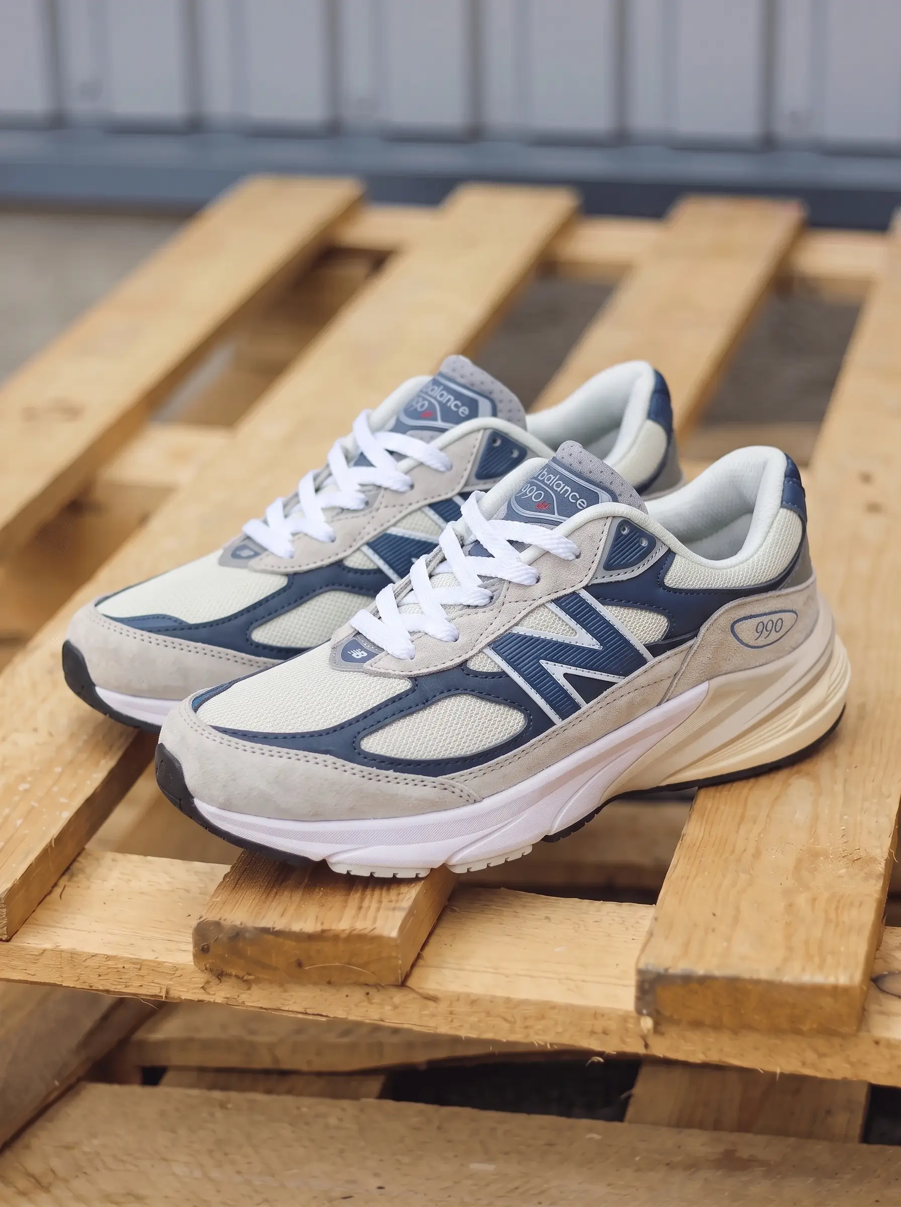 New Balance 990v6