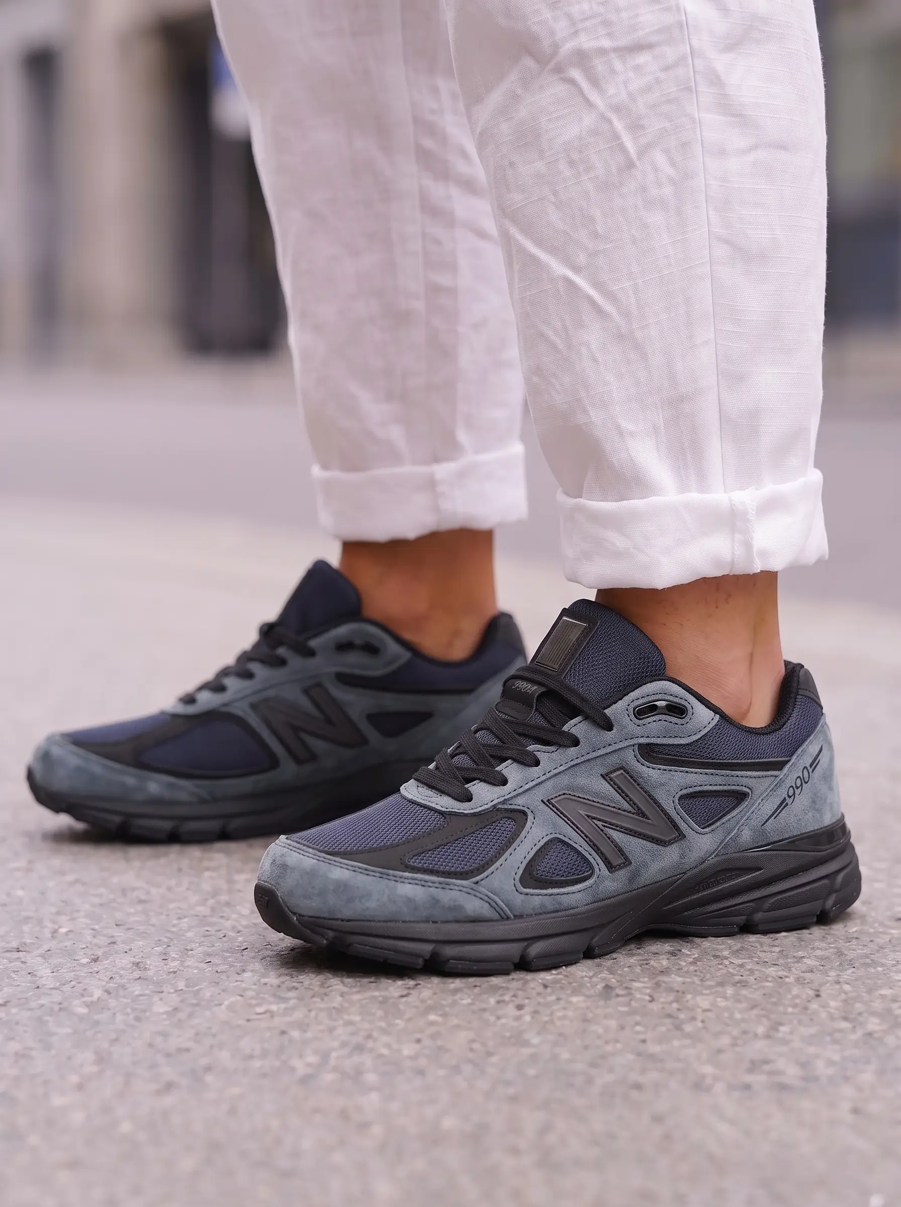 New Balance 990v4