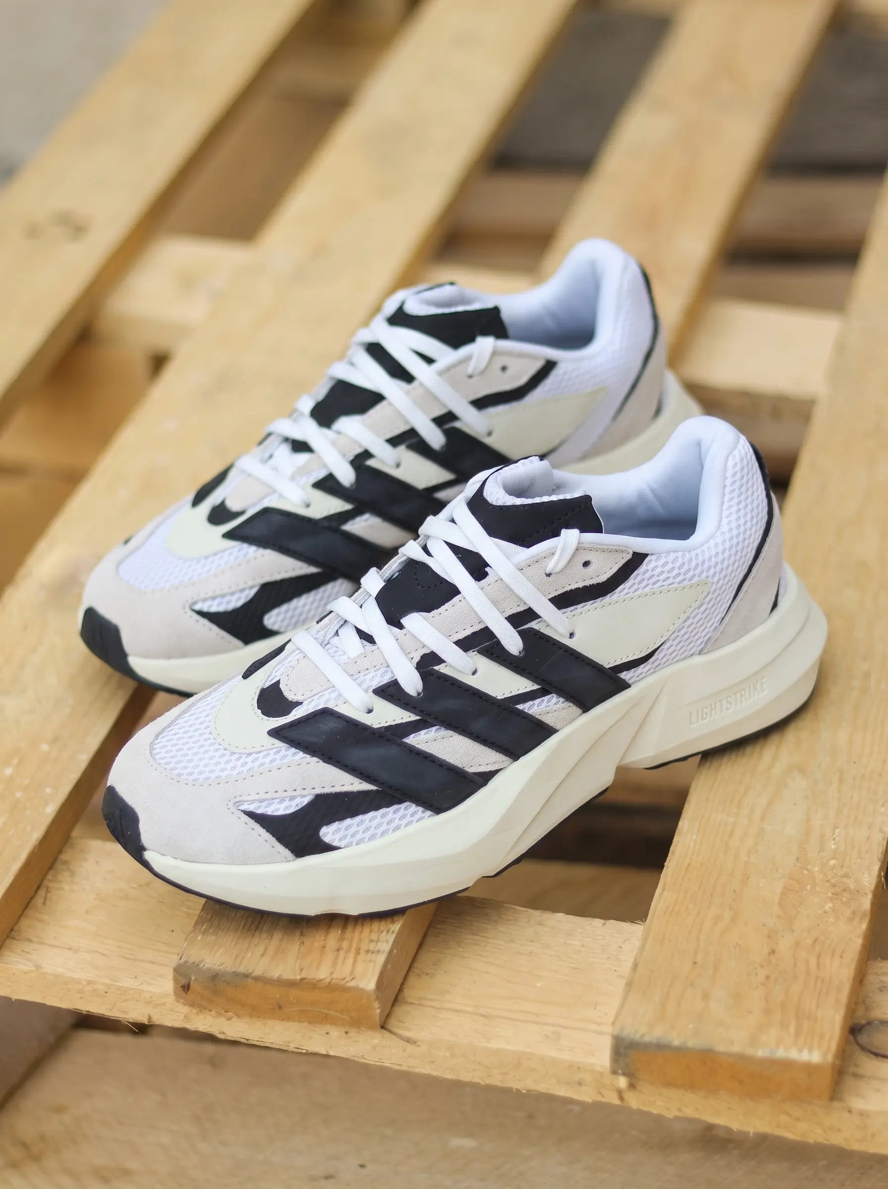 Adidas Lightblaze