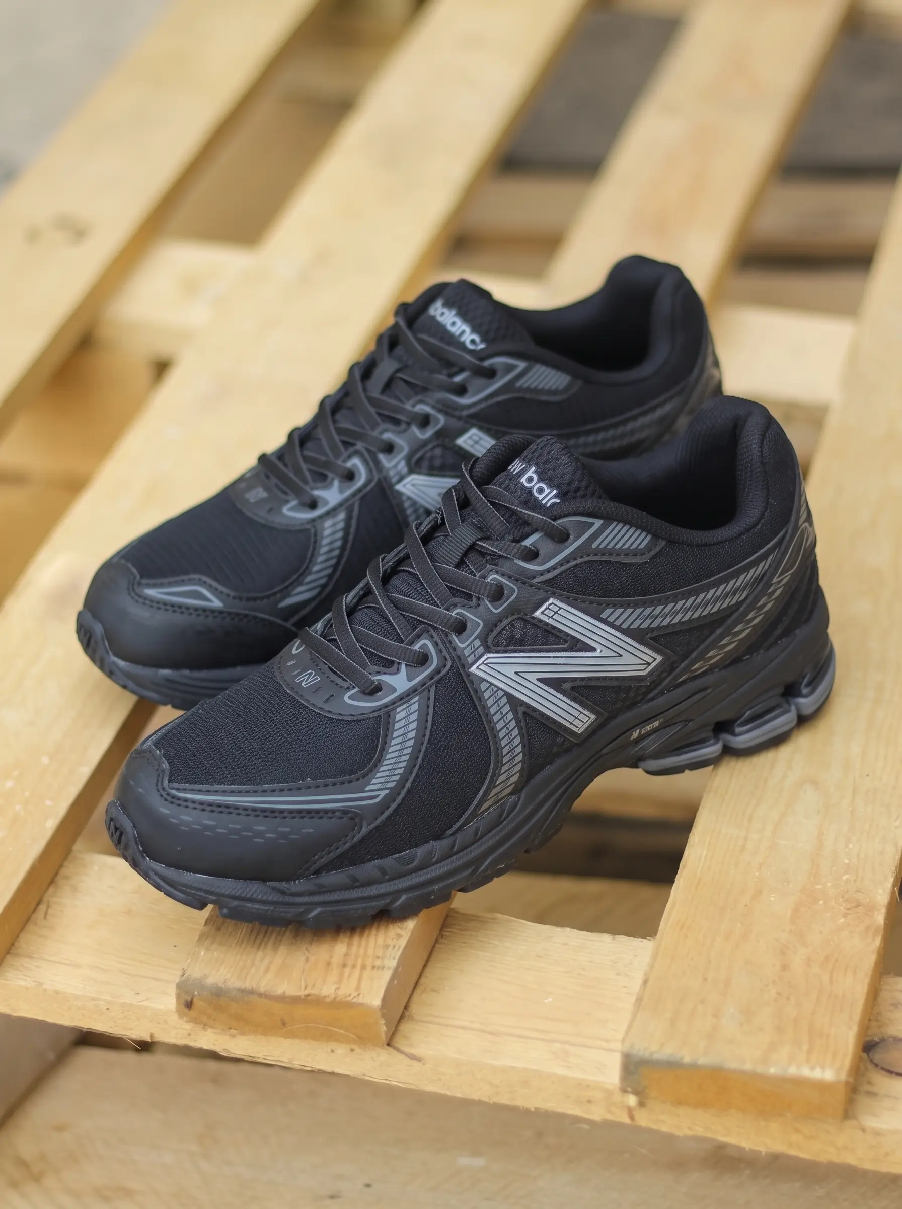 New Balance 860v2