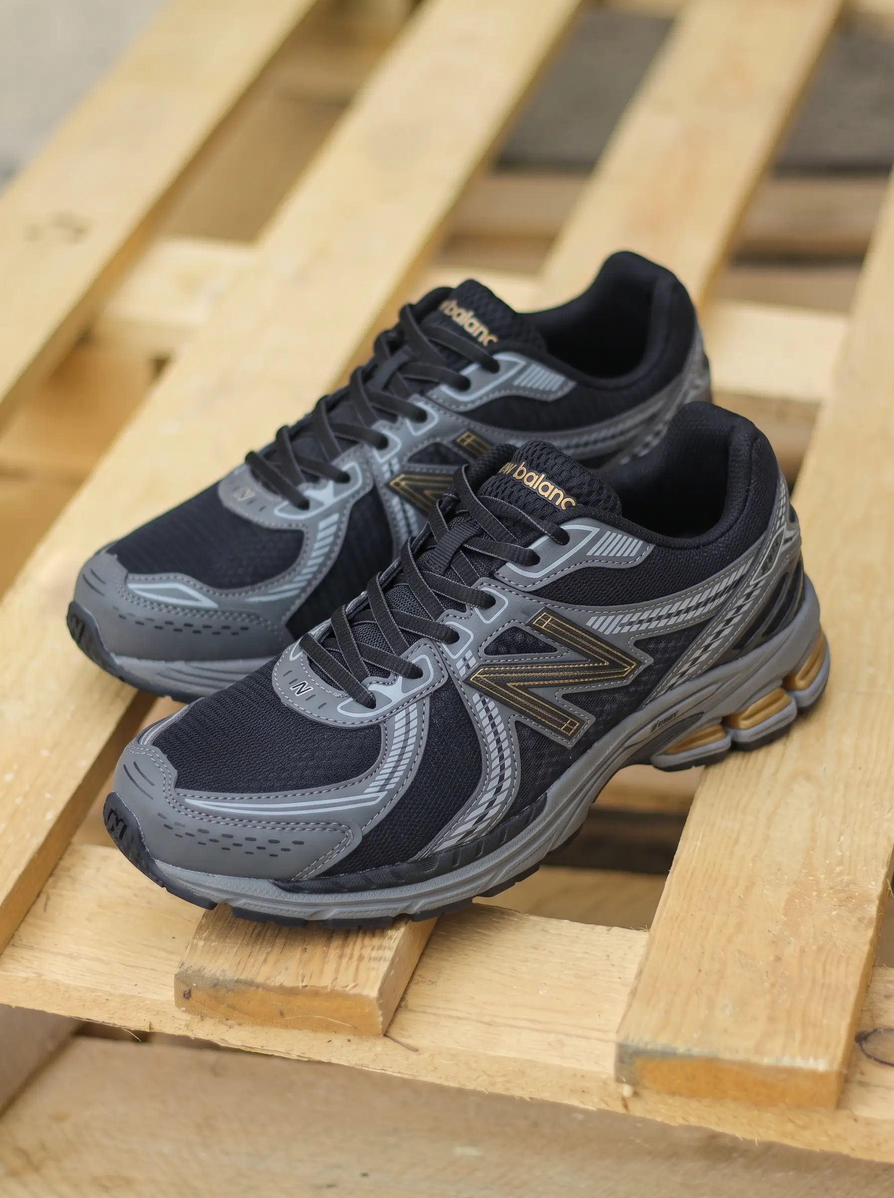 New Balance 860v2