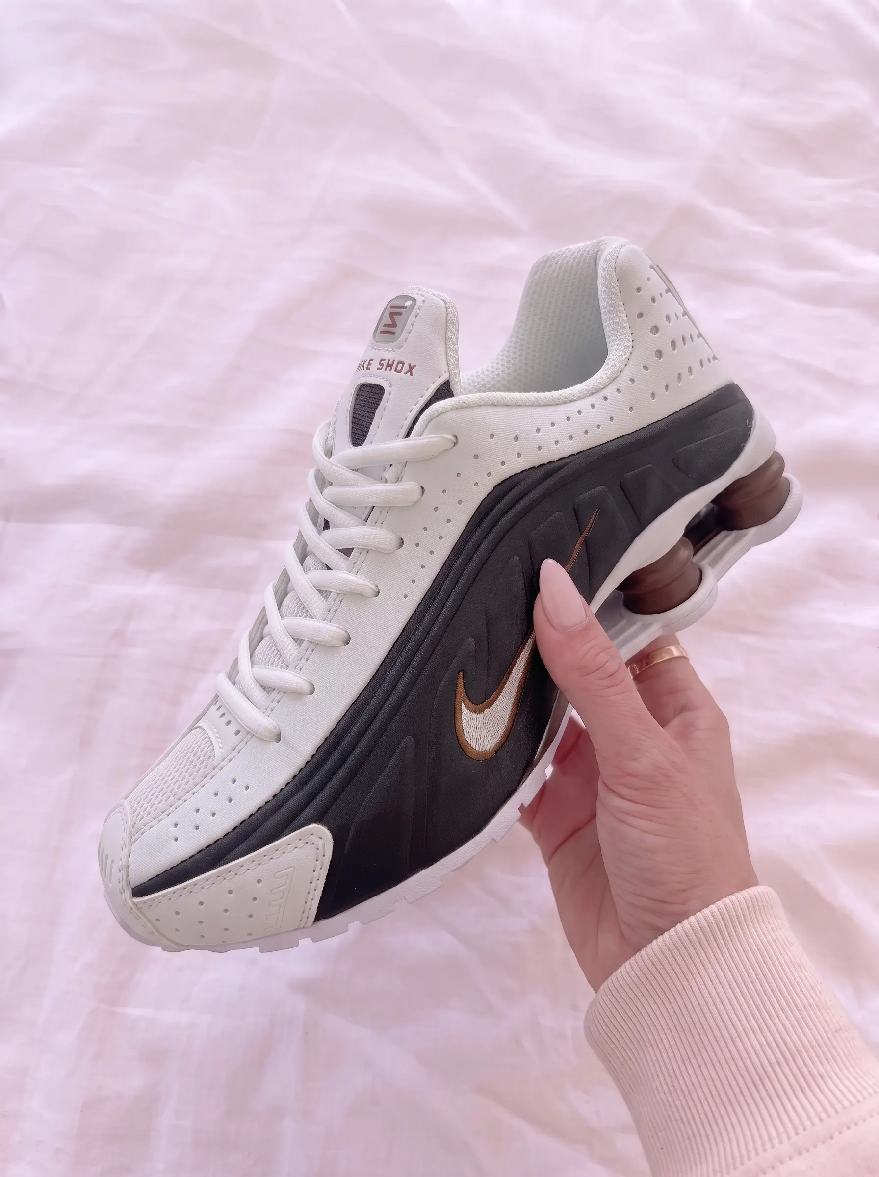 Nike Shox R4