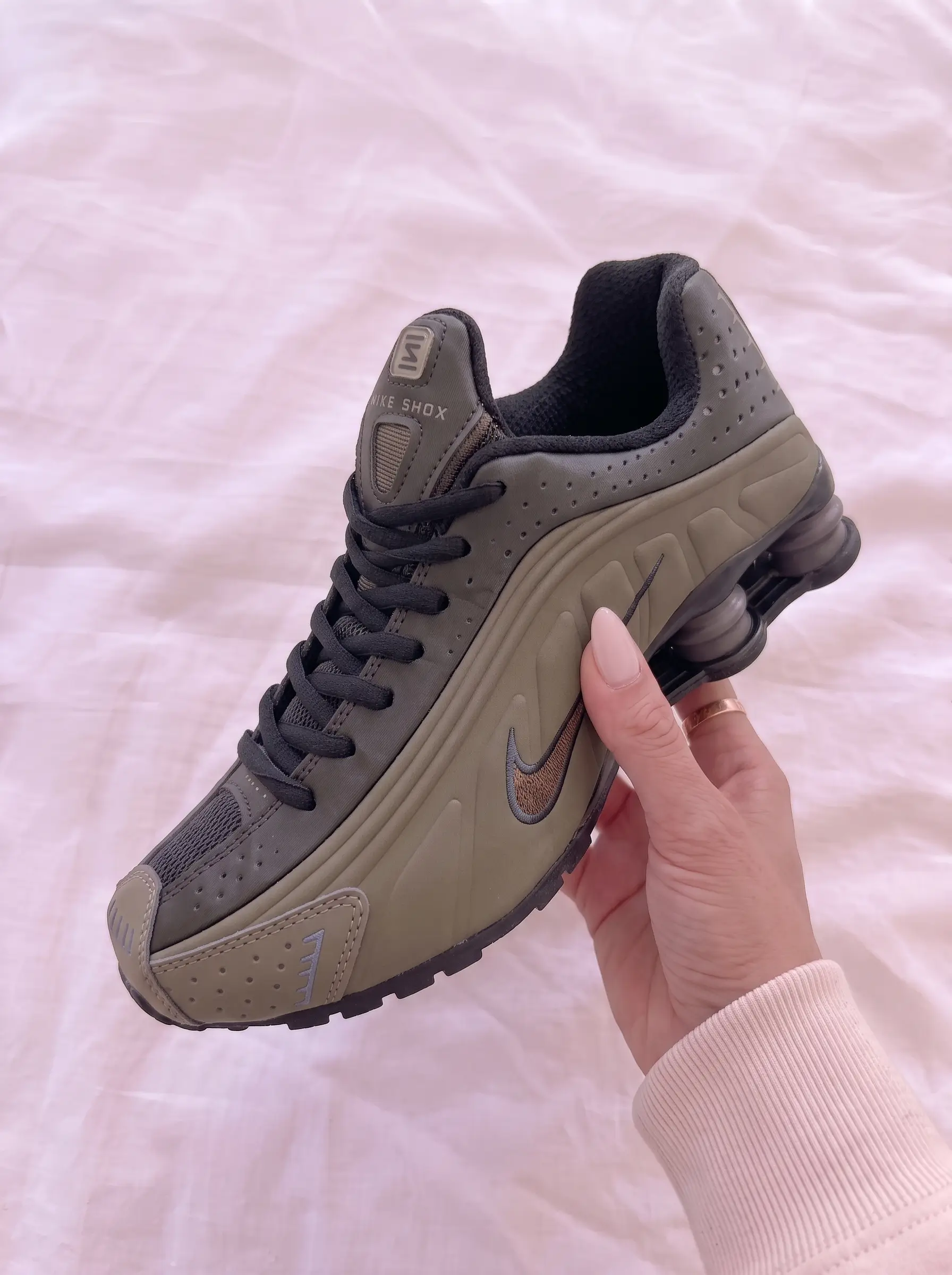 Nike Shox R4