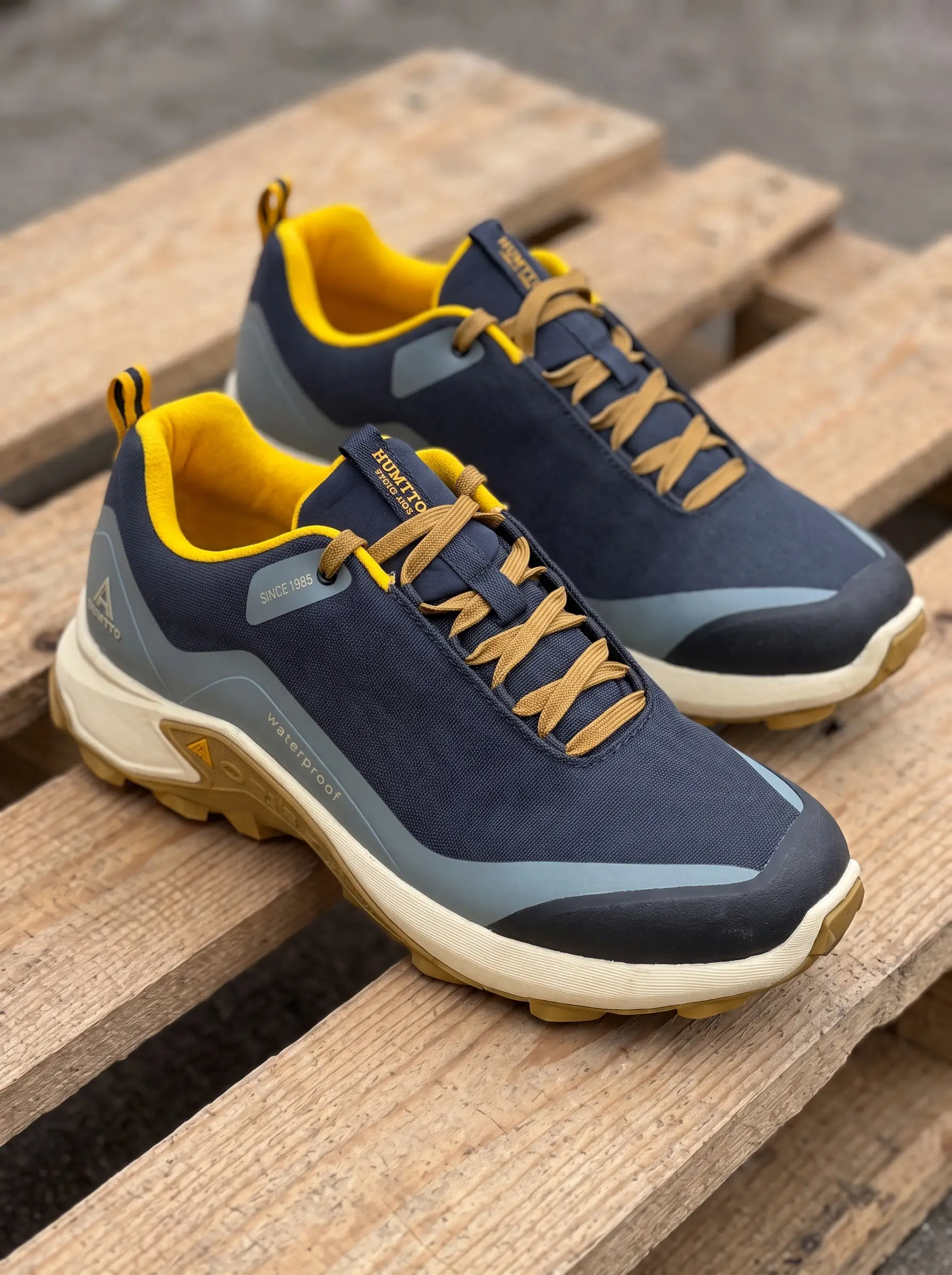 Humtto Hiking Shoes