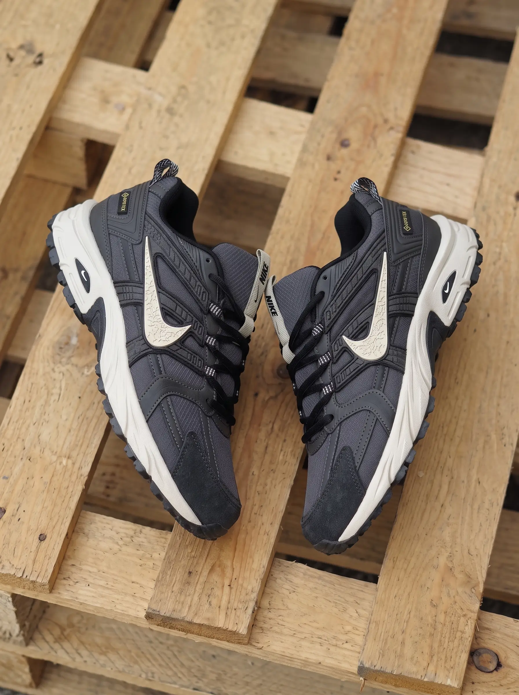 Nike V2K Run Gore-Tex