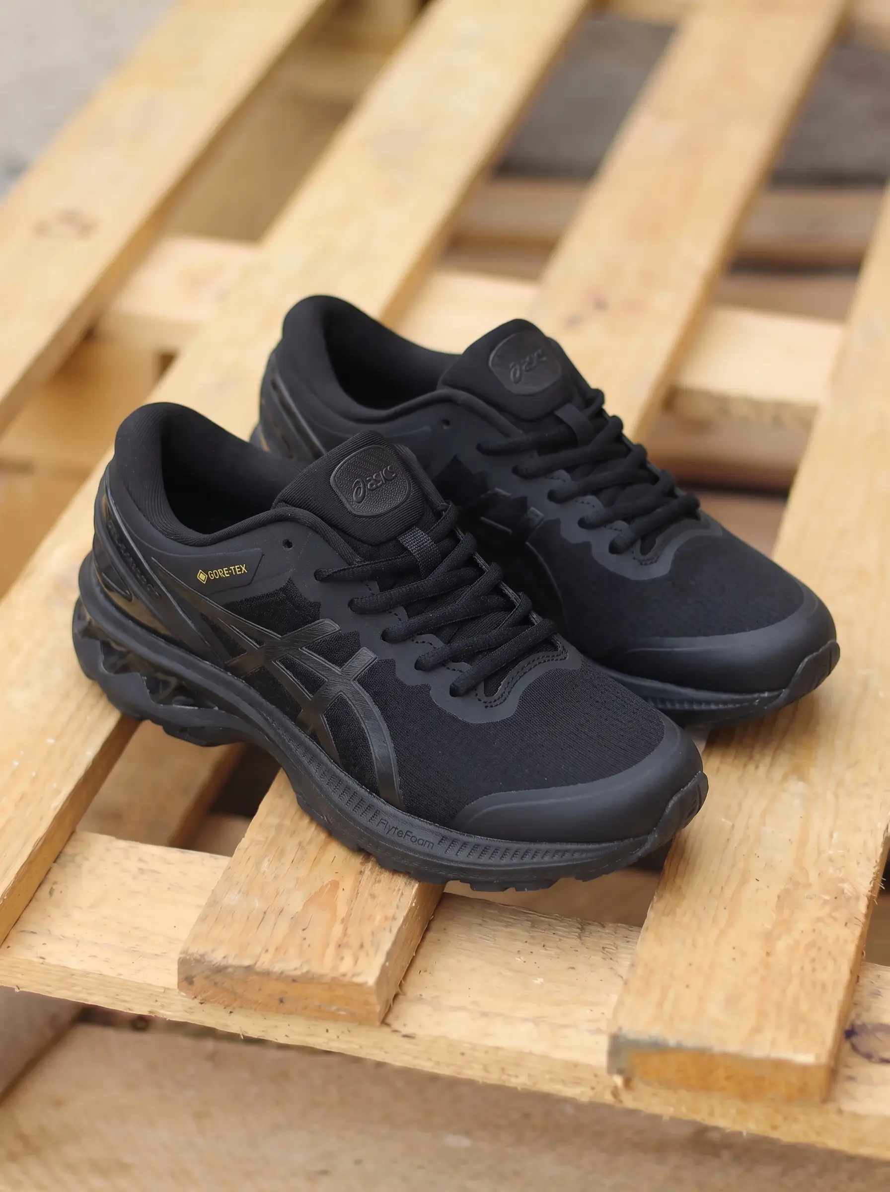 Asics Gel-Kayano 27 Gore-Tex